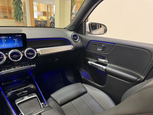 Certified 2025 Mercedes-Benz GLB 250 image 10