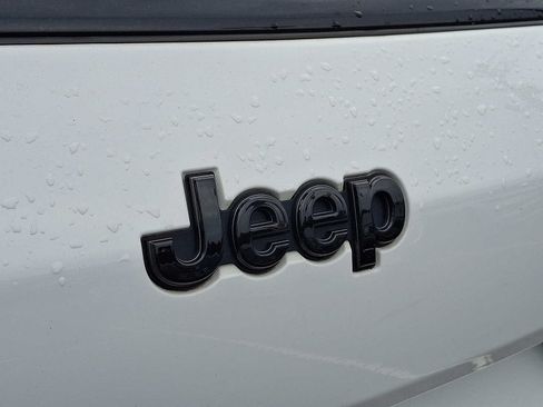 Used 2022 Jeep Grand Cherokee L Laredo AWD/4WD image 29