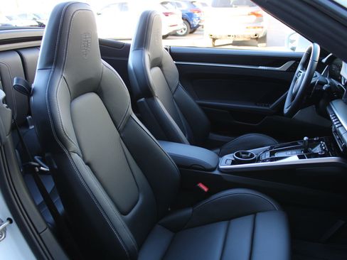 Used 2024 Porsche 911 Carrera image 25