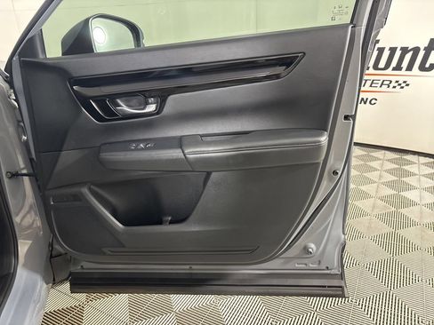 Used 2025 Honda CR-V EX-L image 28