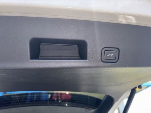 Used 2024 Chevrolet Traverse LT w/ LPO, Floor Liner Package FWD image 26