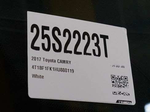 Used 2017 Toyota Camry LE FWD image 28