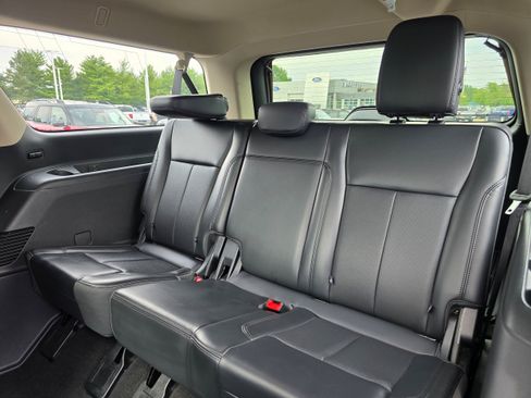 Used 2024 Ford Expedition Max XLT AWD/4WD image 8