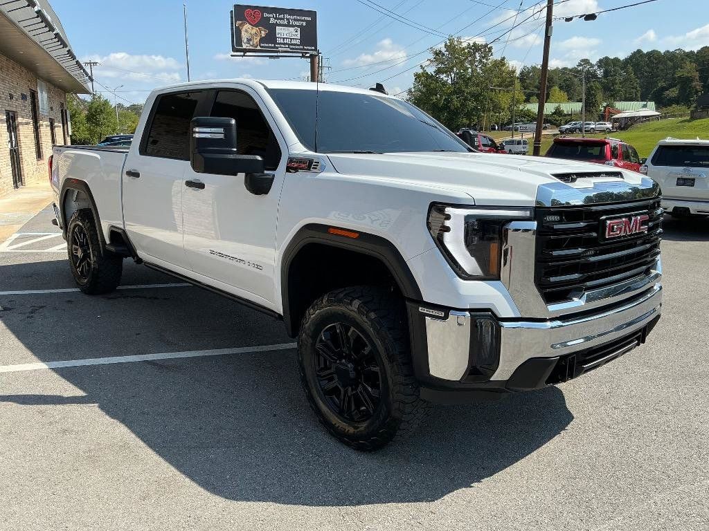 Used 2025 GMC Sierra 2500 Pro w/ Convenience Package AWD/4WD image 8