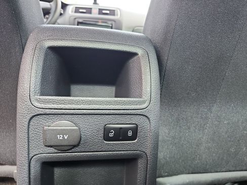 Used 2013 Volkswagen Jetta S image 23