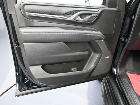 Used 2024 GMC Yukon XL Denali image 11