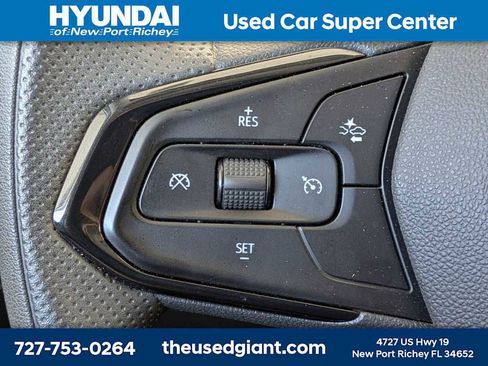 Used 2025 Chevrolet Trax LT FWD image 29