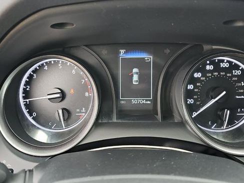 Used 2024 Toyota Camry SE image 10