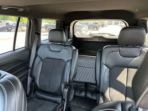 Used 2023 Jeep Grand Cherokee L Laredo AWD/4WD image 5