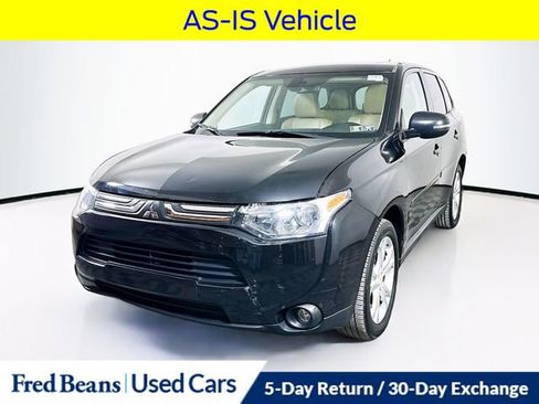 Used 2014 Mitsubishi Outlander SE image 3
