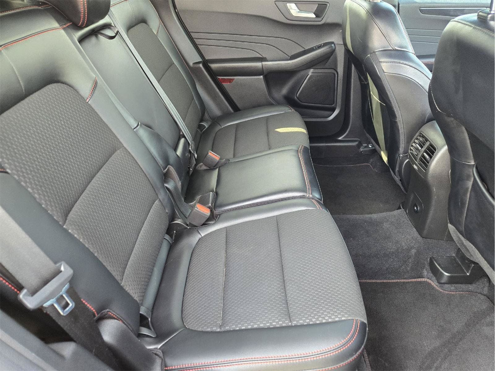 Used 2023 Ford Escape ST-Line w/ Tech Pack #1 AWD/4WD image 31
