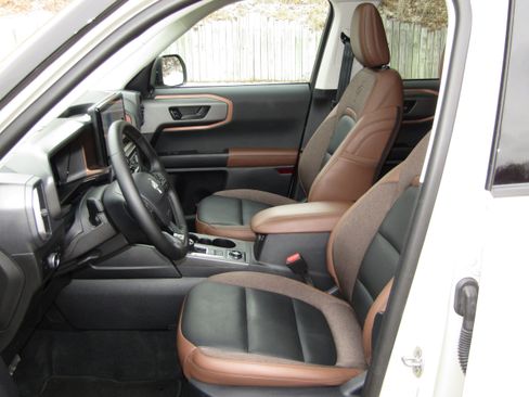 Used 2025 Ford Bronco Sport Outer Banks w/ Outer Banks Tech Package+ image 12