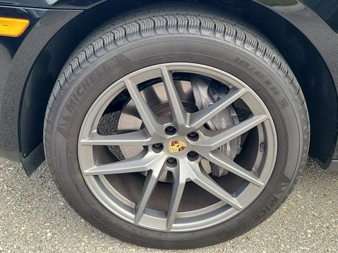 Used 2024 Porsche Macan Turbo image 9
