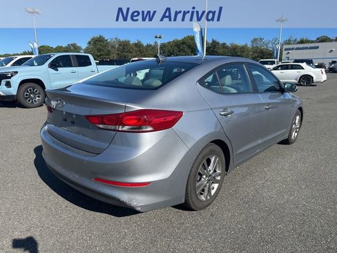 Used 2017 Hyundai Elantra SE w/ SE A/T Tech Package 03 image 3