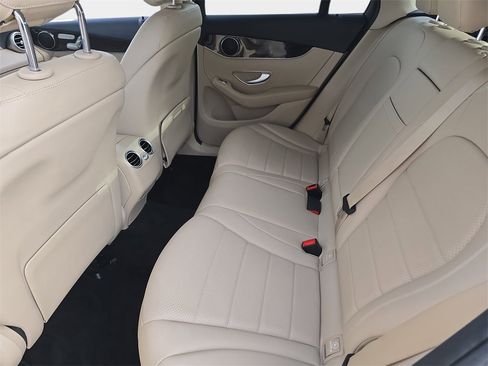 Used 2022 Mercedes-Benz GLC 300 GLC 300 image 17