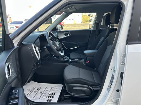 Used 2024 Kia Soul LX w/ Option Group 015 image 12