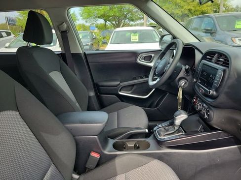 Used 2025 Kia Soul LX w/ LX Technology Package image 31
