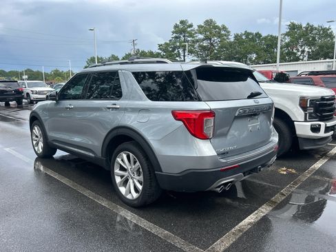 Used 2023 Ford Explorer Platinum w/ Technology Package AWD/4WD image 2