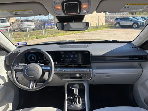 Used 2025 Hyundai Kona SEL image 33