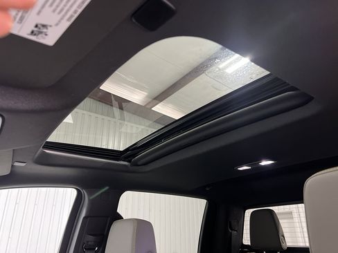 Used 2024 Chevrolet Silverado 1500 ZR2 w/ Technology Package image 16