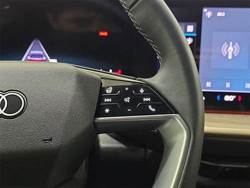 Used 2025 Audi Q5 Premium Plus w/ Premium Plus image 21