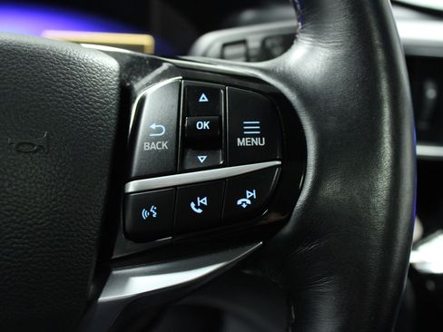 Used 2022 Ford Explorer Platinum w/ Technology Package RWD image 22