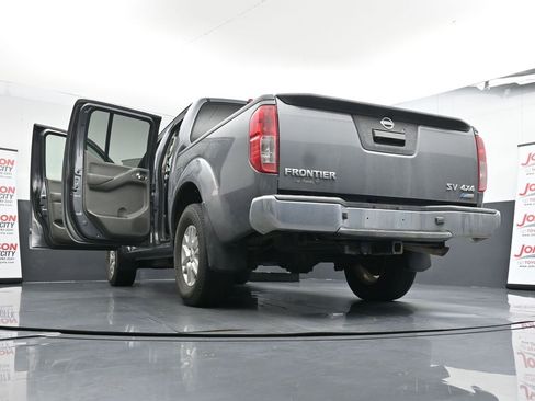Used 2019 Nissan Frontier SV image 30