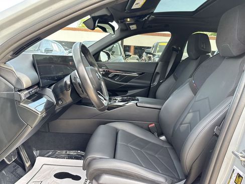 Used 2024 BMW 540i xDrive w/ Premium Package image 11