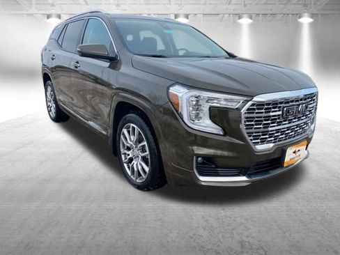 Used 2023 GMC Terrain Denali image 5