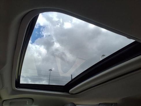 Used 2019 Toyota RAV4 XLE Premium image 13