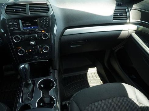 Used 2019 Ford Explorer XLT FWD image 12