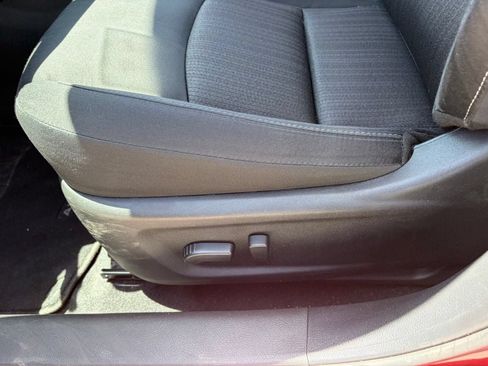 Used 2025 Nissan Altima 2.5 SV FWD image 6