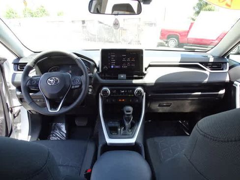 Used 2025 Toyota RAV4 XLE w/ Convenience Package FWD image 23