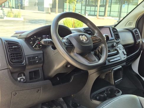 Used 2023 RAM ProMaster 2500 FWD image 12
