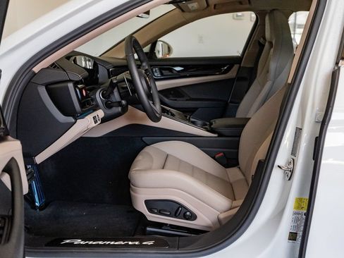 Certified 2025 Porsche Panamera 4 AWD/4WD image 4