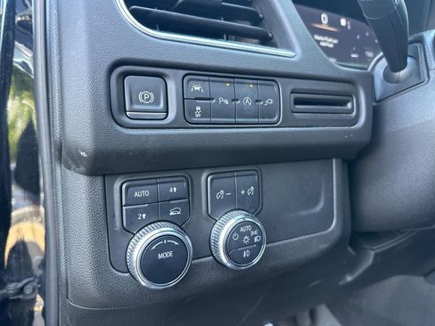 Used 2022 GMC Yukon XL SLT image 16