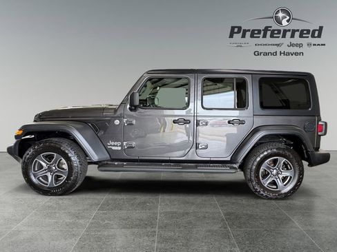 Used 2018 Jeep Wrangler Unlimited Sport S AWD/4WD image 11