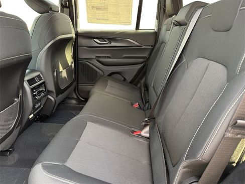 New 2025 Jeep Grand Cherokee Laredo X image 14