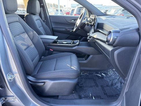 Used 2025 Chevrolet Equinox LT image 18