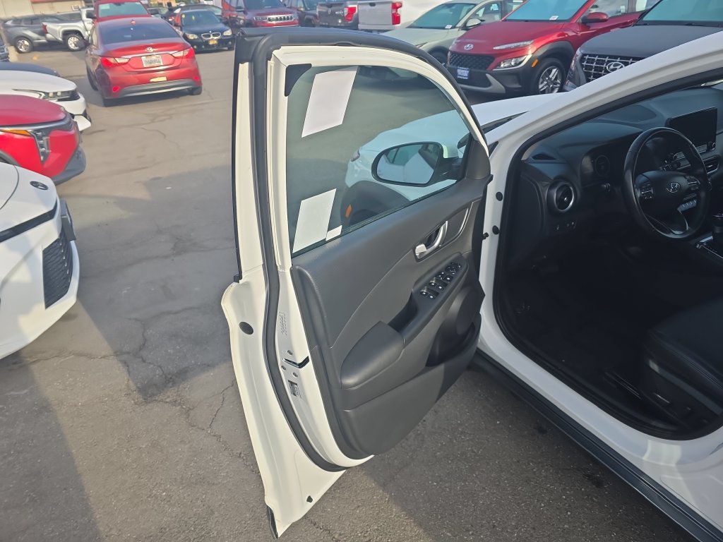 Used 2022 Hyundai Kona Limited FWD image 10