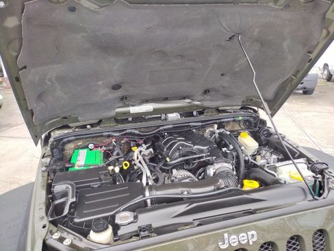 Used 2015 Jeep Wrangler Rubicon w/ Dual Top Group image 16