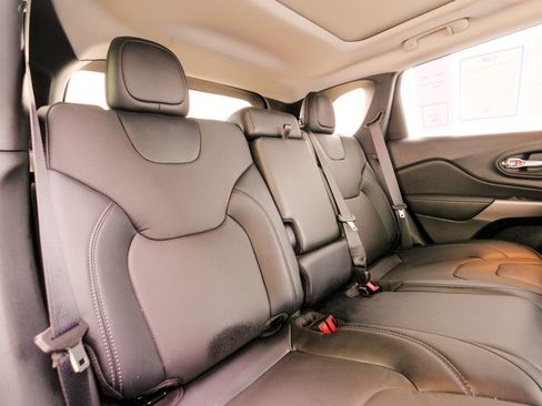 Used 2022 Jeep Cherokee Latitude Lux w/ Sun & Sound Group image 21