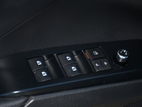 Certified 2020 Toyota Camry XLE image 10