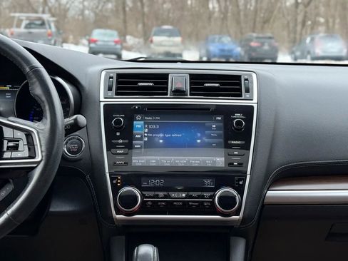 Used 2018 Subaru Outback 3.6R Touring w/ Popular Package #3 image 17