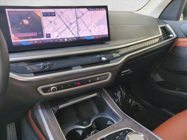 Used 2024 BMW X7 xDrive40i w/ Parking Assistance Package AWD/4WD image 15