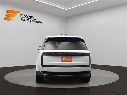 Used 2023 Land Rover Range Rover SE image 4