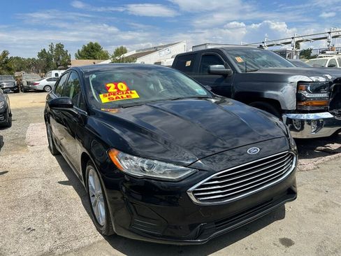 Used 2020 Ford Fusion SE FWD image 3