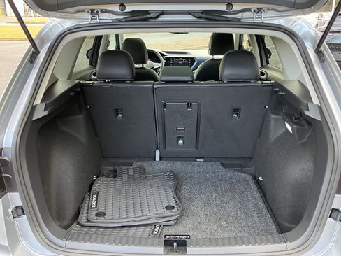 Used 2024 Volkswagen Taos SE image 34