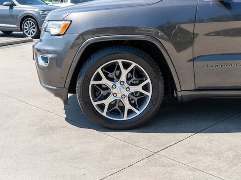 Used 2020 Jeep Grand Cherokee Overland AWD/4WD image 31