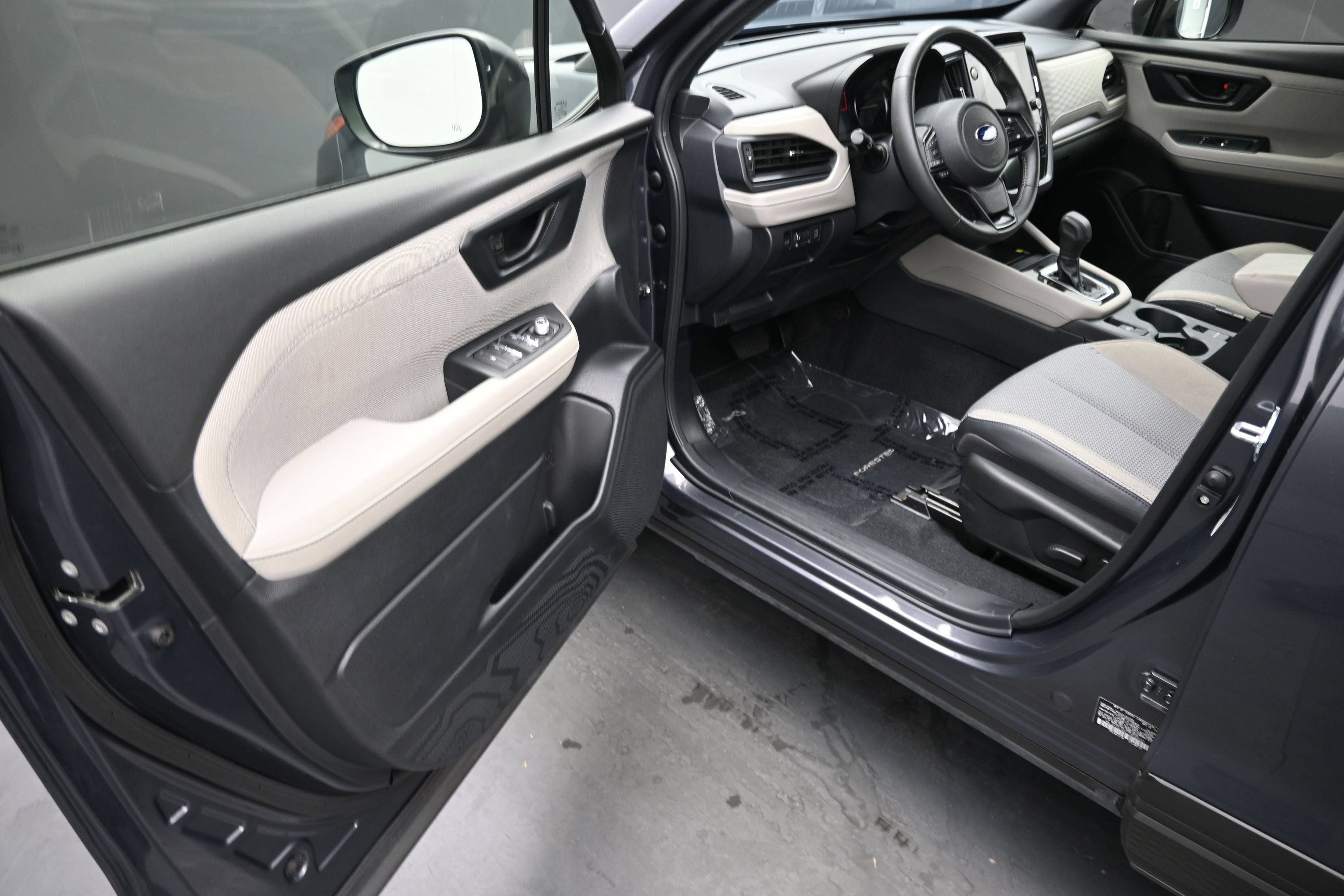 Used 2025 Subaru Forester Premium AWD/4WD image 16